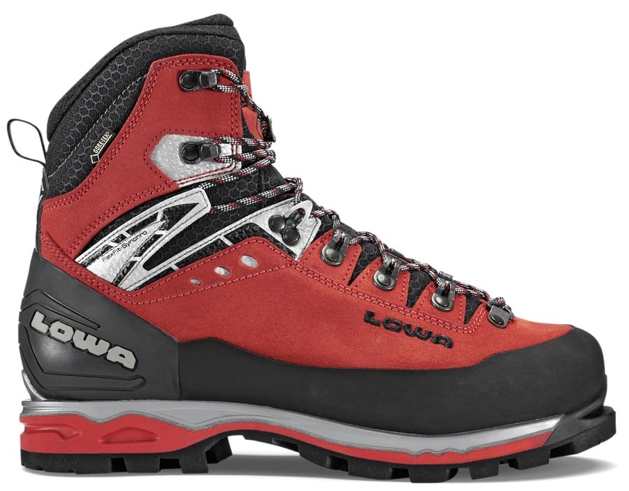 lowa gtx mountain boots